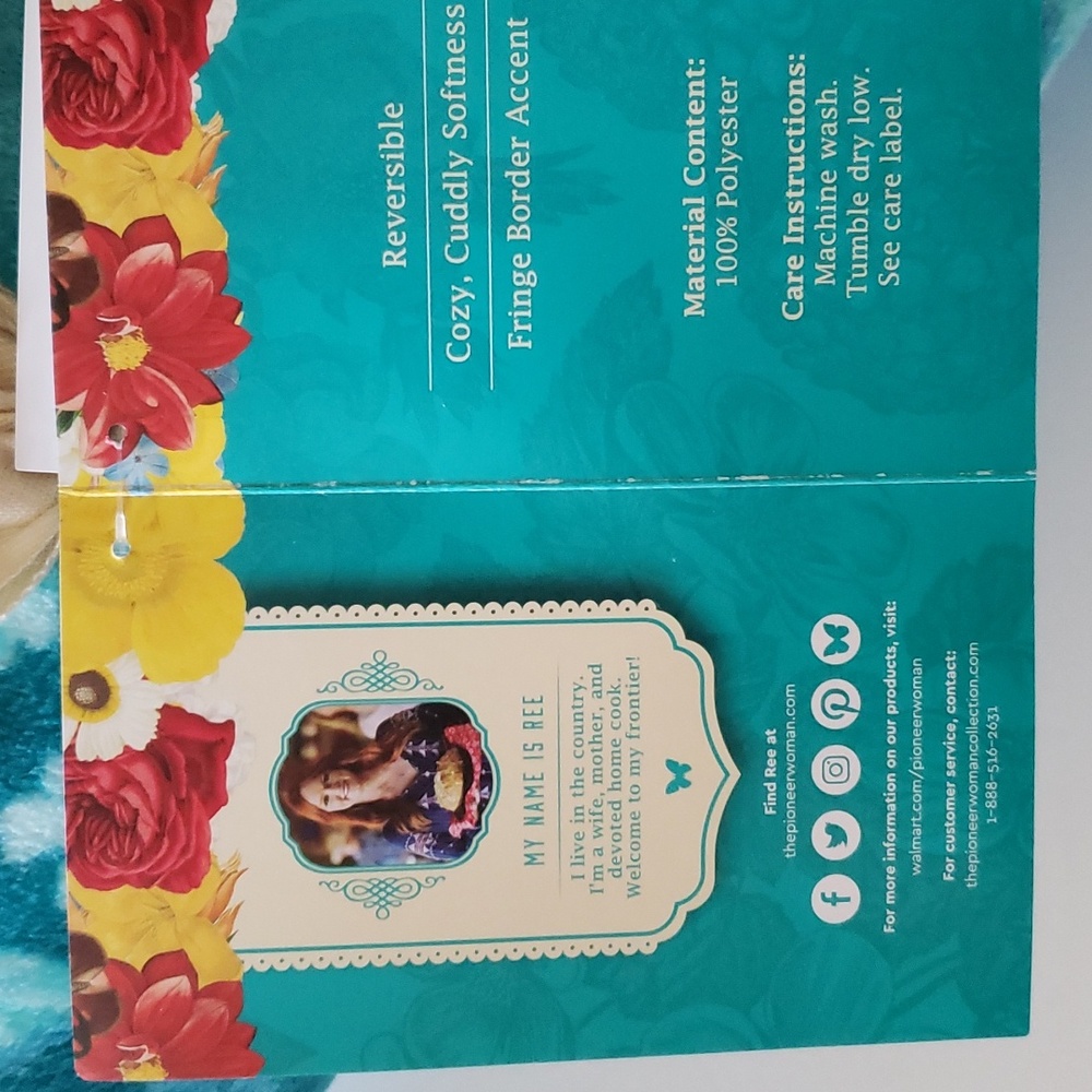 Pioneer Woman Evie Floral Velvet Plush Reversible Throw 50" x 72" NWT Blanket - Picture 9 of 9